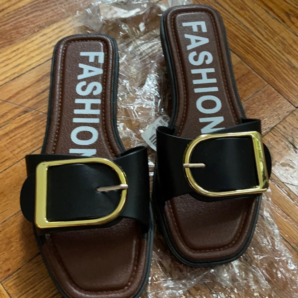 Women’s slippers